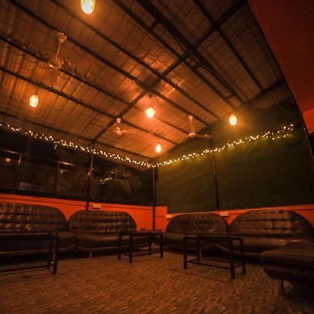 Happinest - The Backpacker'S Hostel Мумбай Екстериор снимка